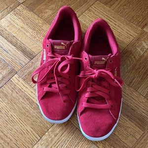 Red Puma suede-like sneakers (fit an 8 - see description)